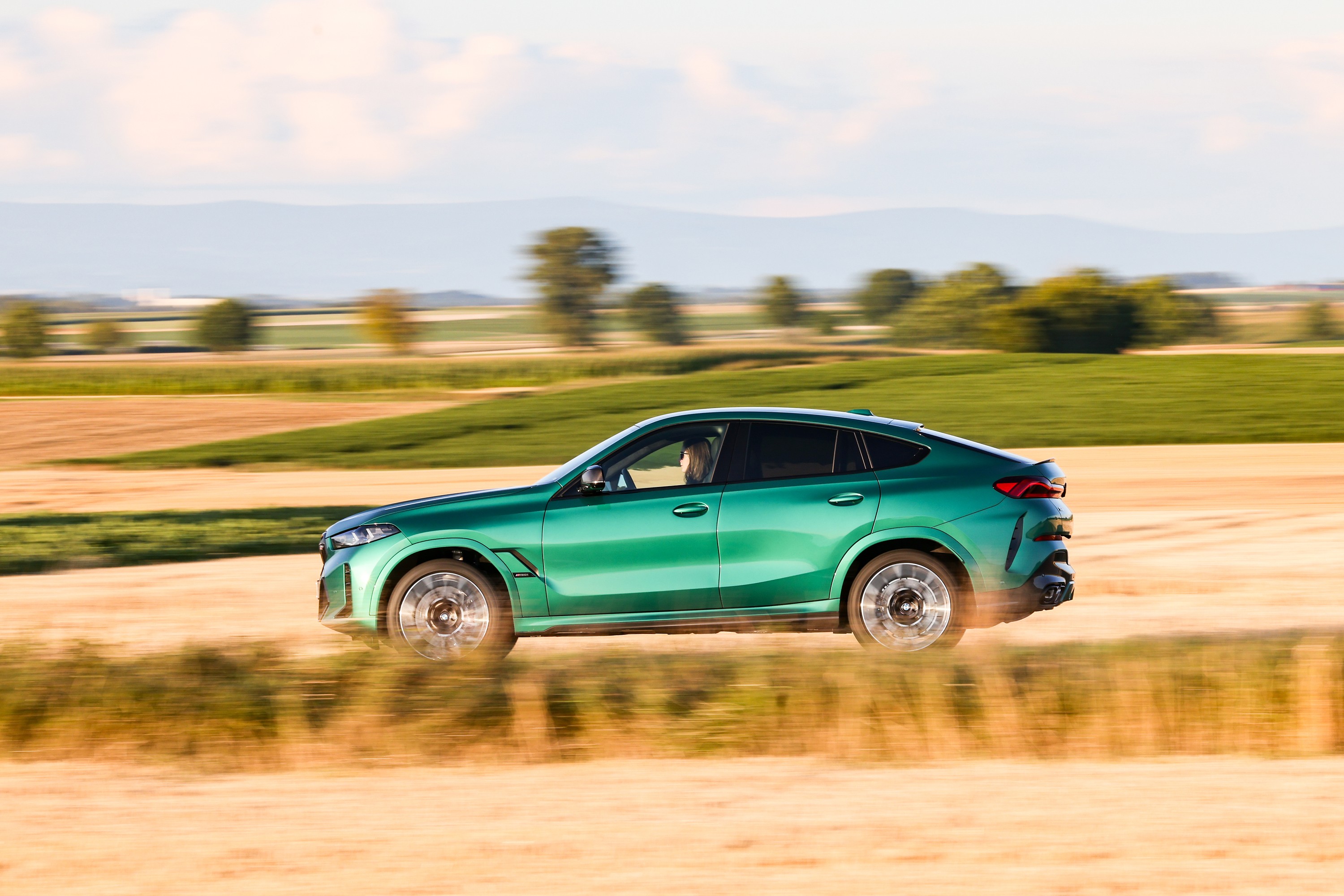BMW X6 exterior P90518185