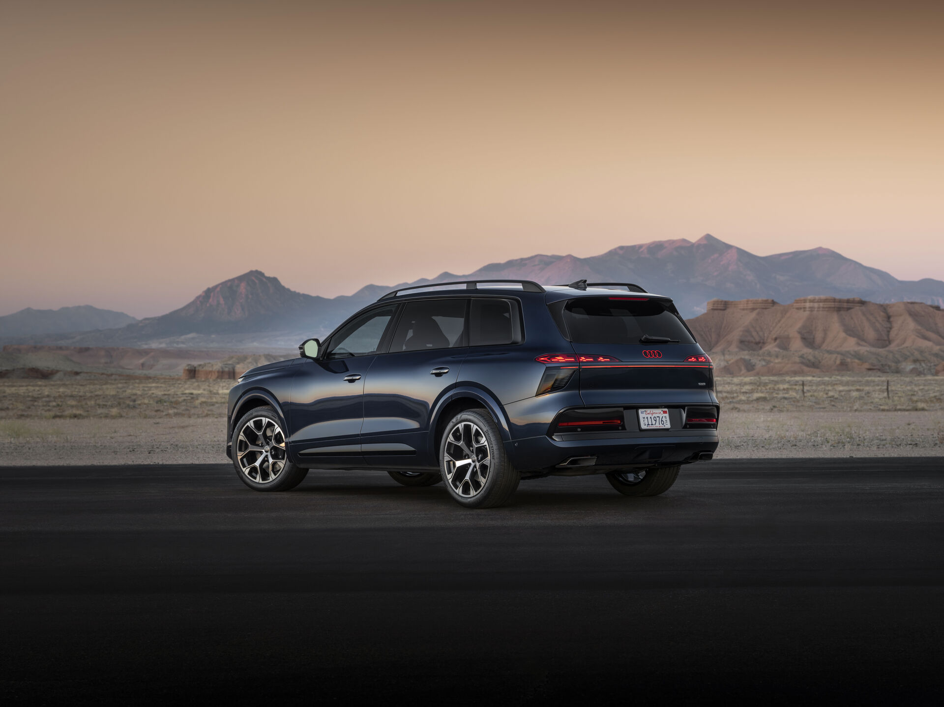 Audi Q9 Exterior official photo