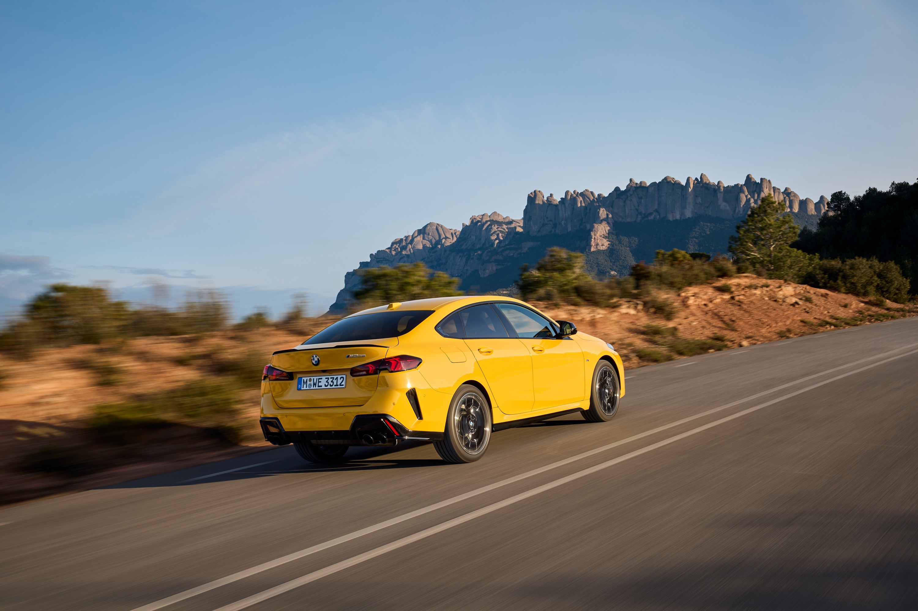 BMW M235 exterior P90588961