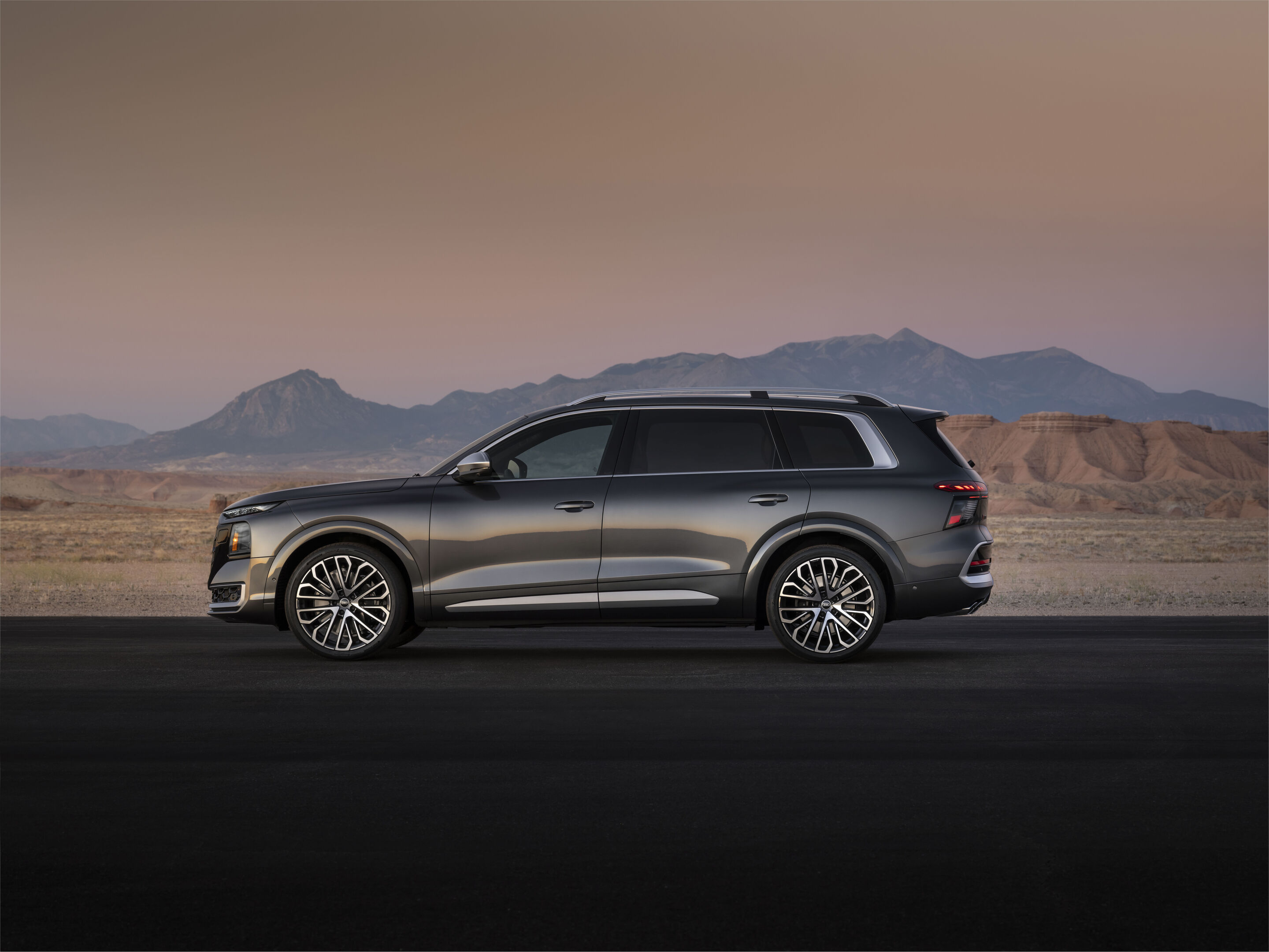 Audi Q9 Exterior official photo