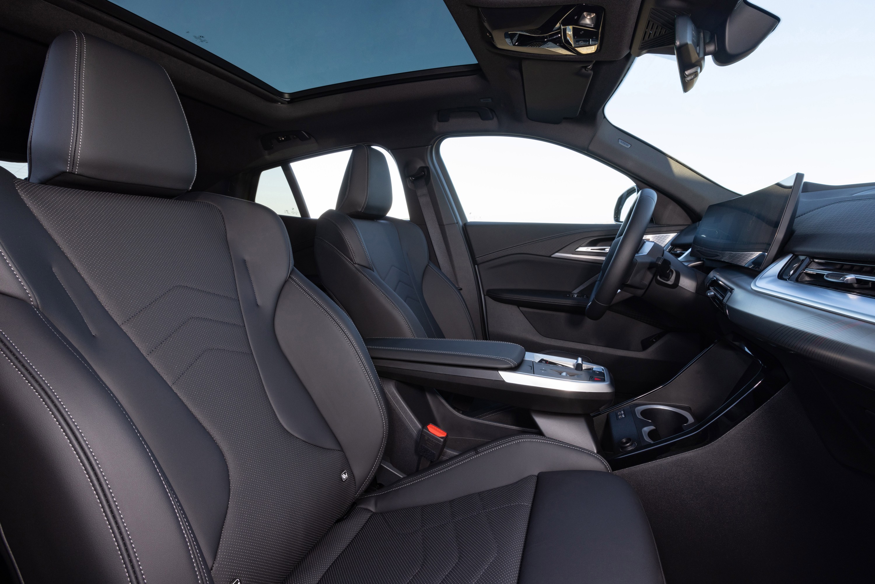 BMW iX2 interior P90540046