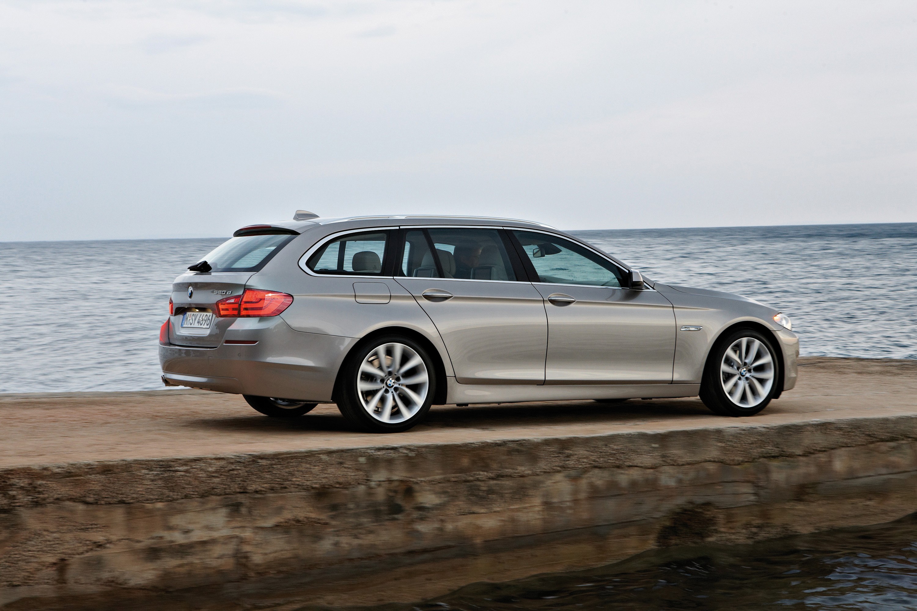 BMW 5 Series exterior P90537411