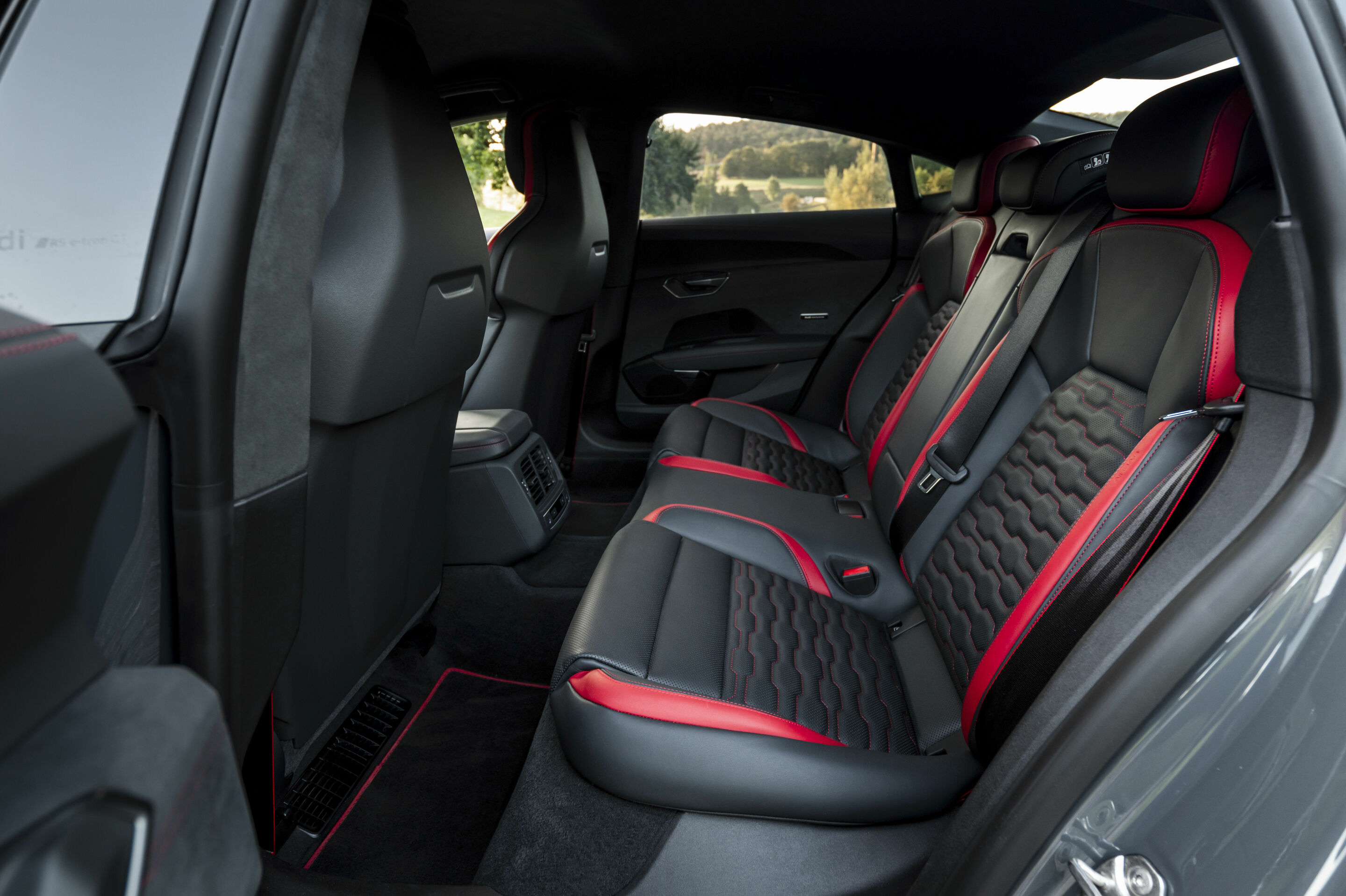 Audi RS e-tron GT interior and cockpit A244144