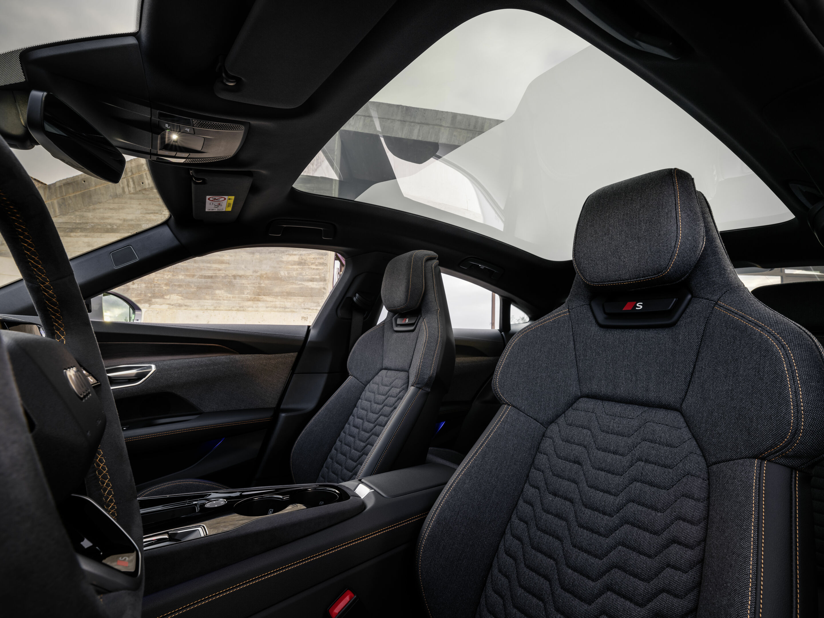 Audi S e-tron GT interior and cockpit A242624