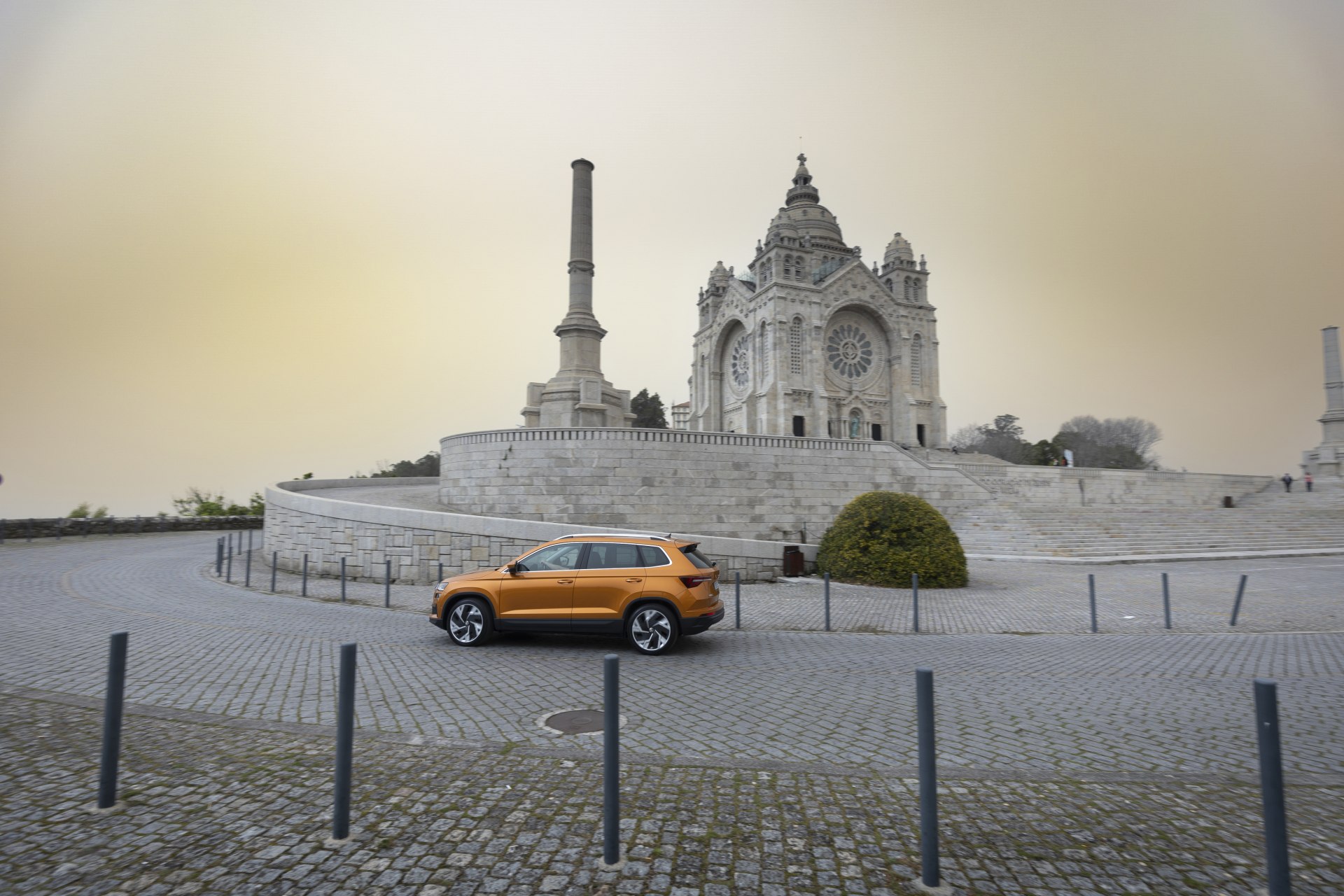 Škoda Karoq Exterior official photo