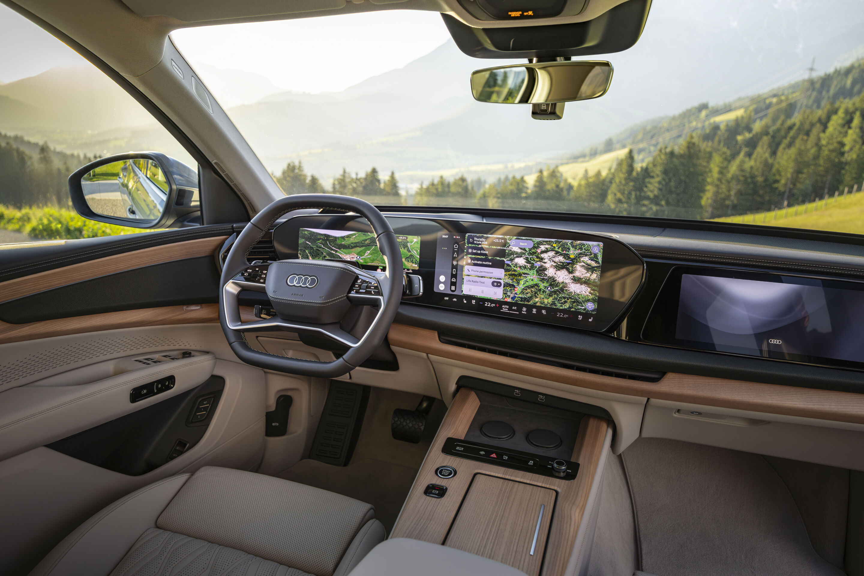 Audi Q7 Interior official photo