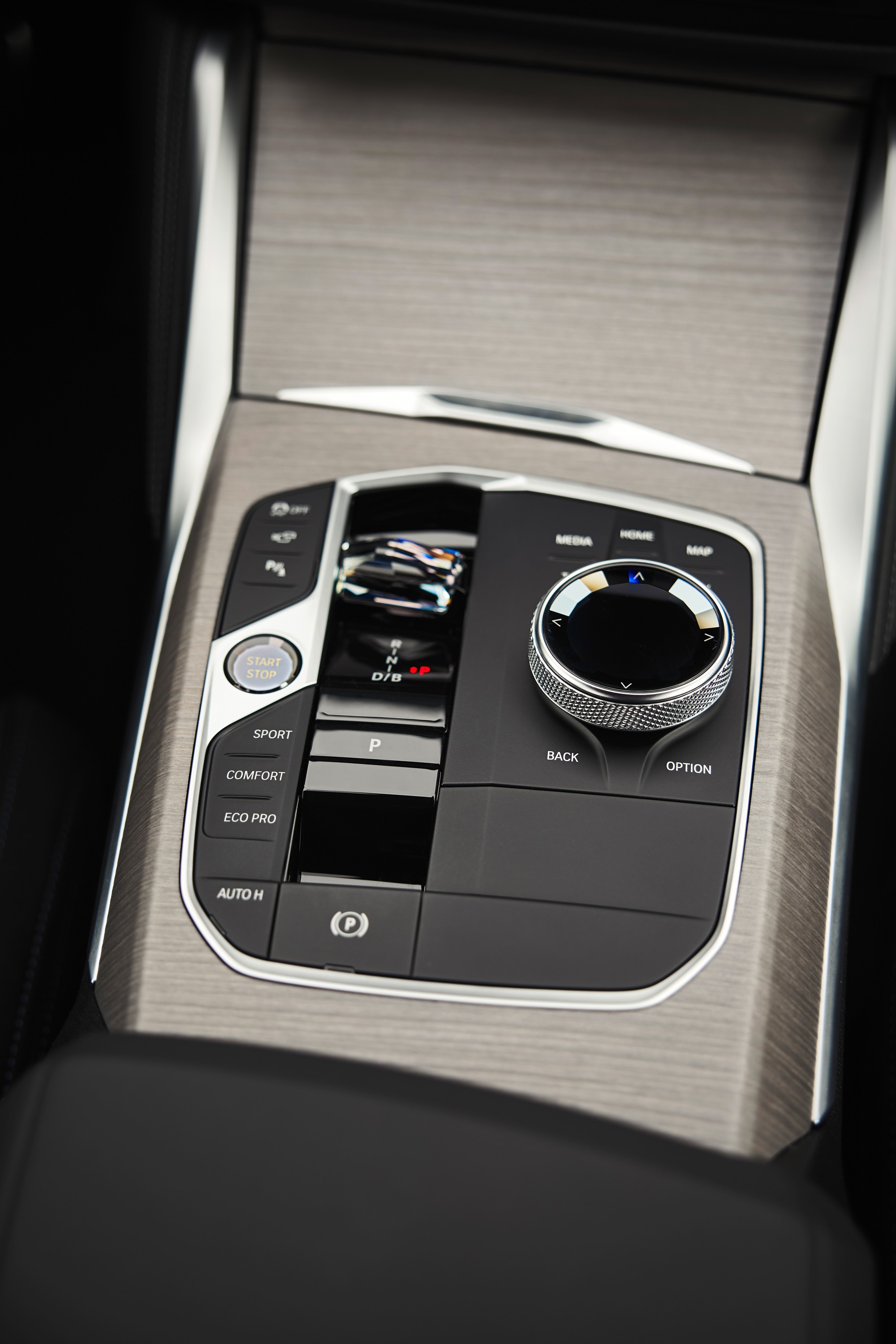 BMW i4 interior P90546623