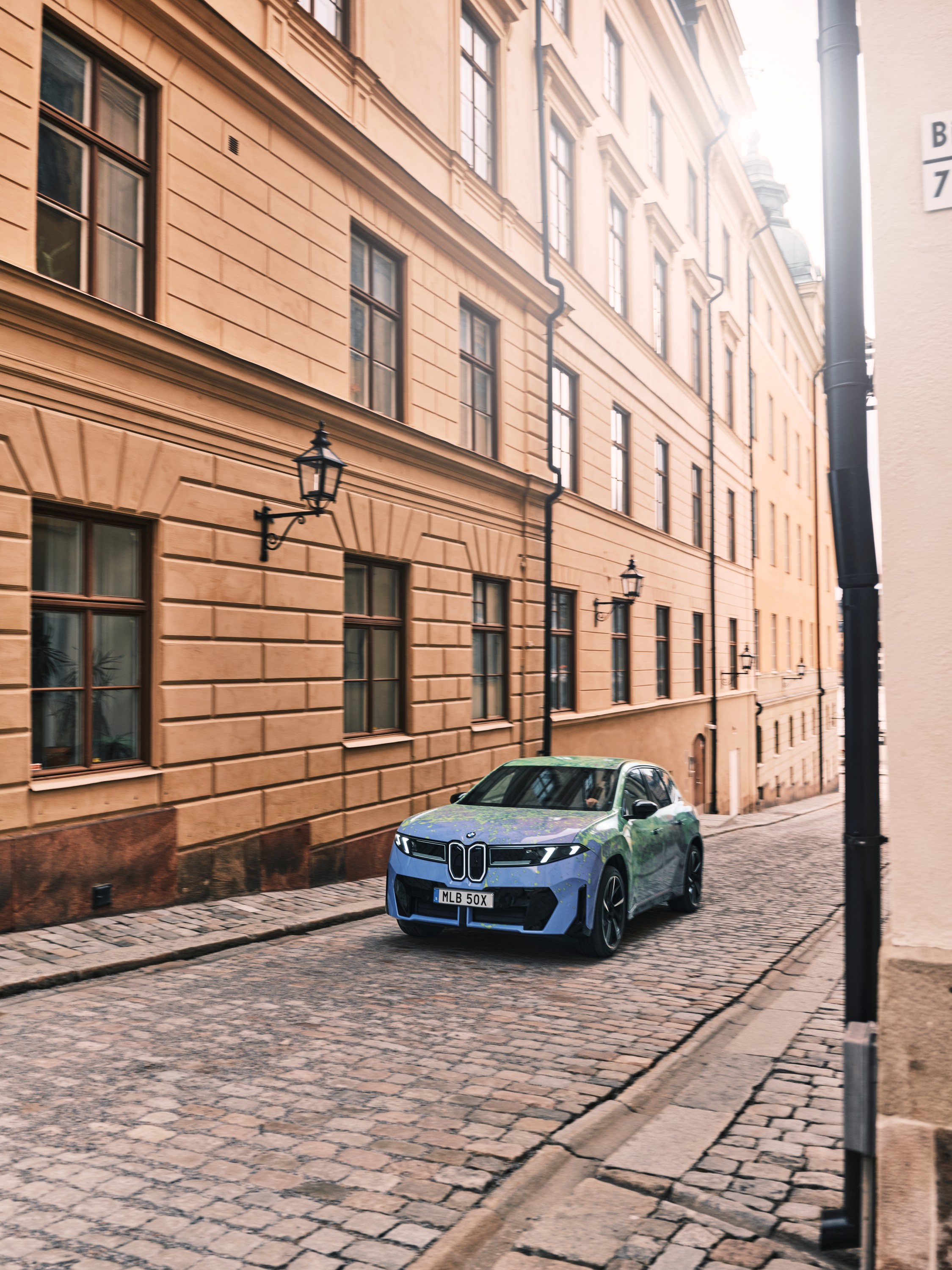 BMW i7 exterior P90637536