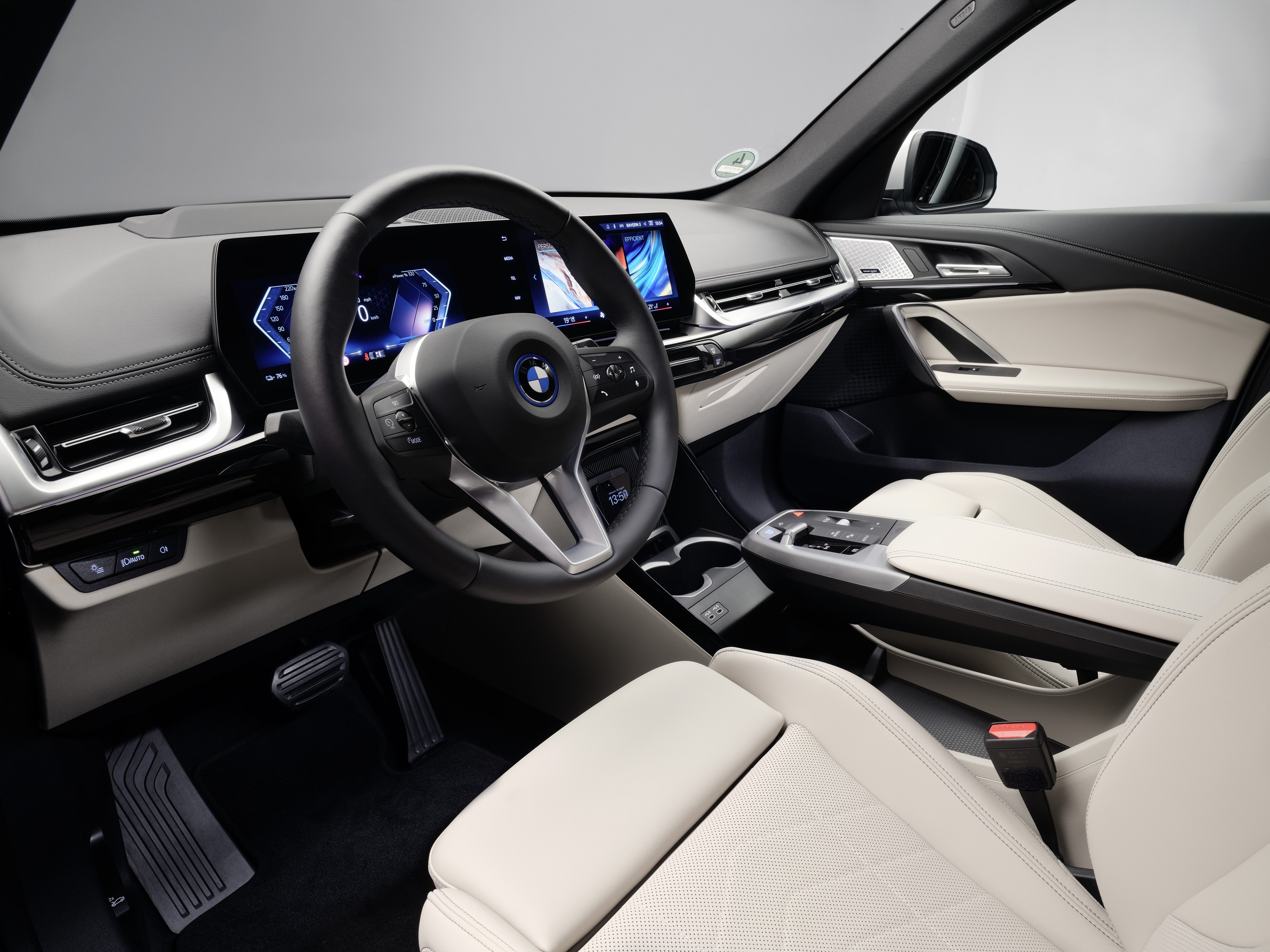 BMW iX1 exterior P90520695