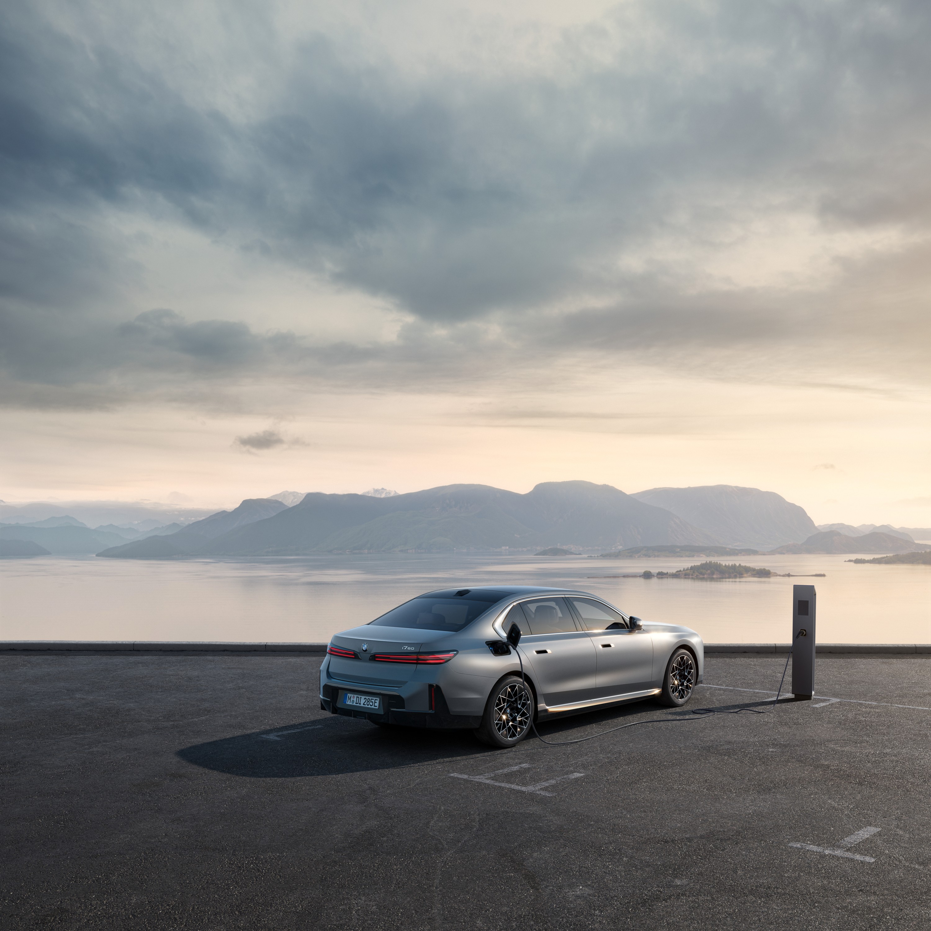 BMW i7 exterior P90639133