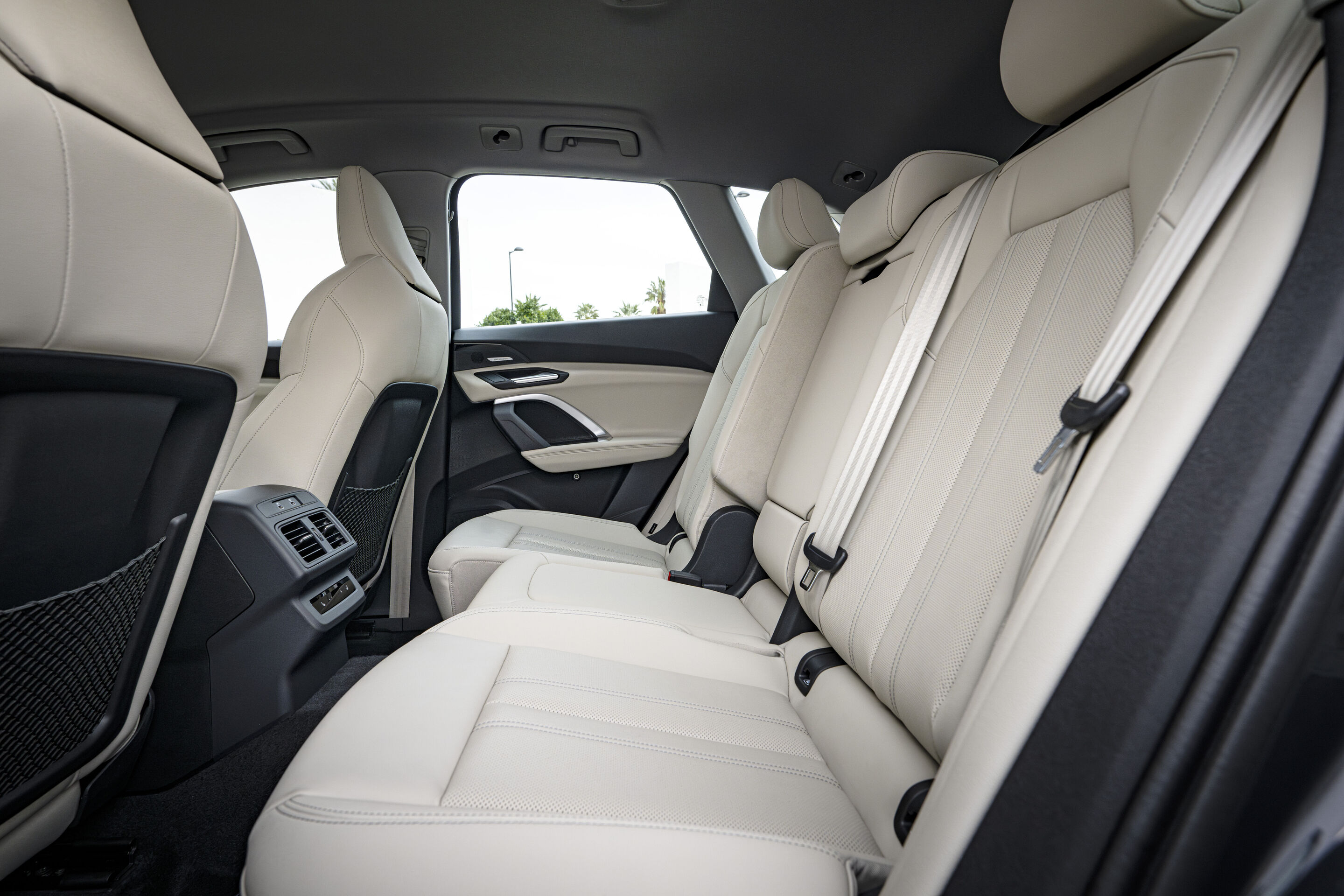 Audi Q5 SUV additional exterior official photo