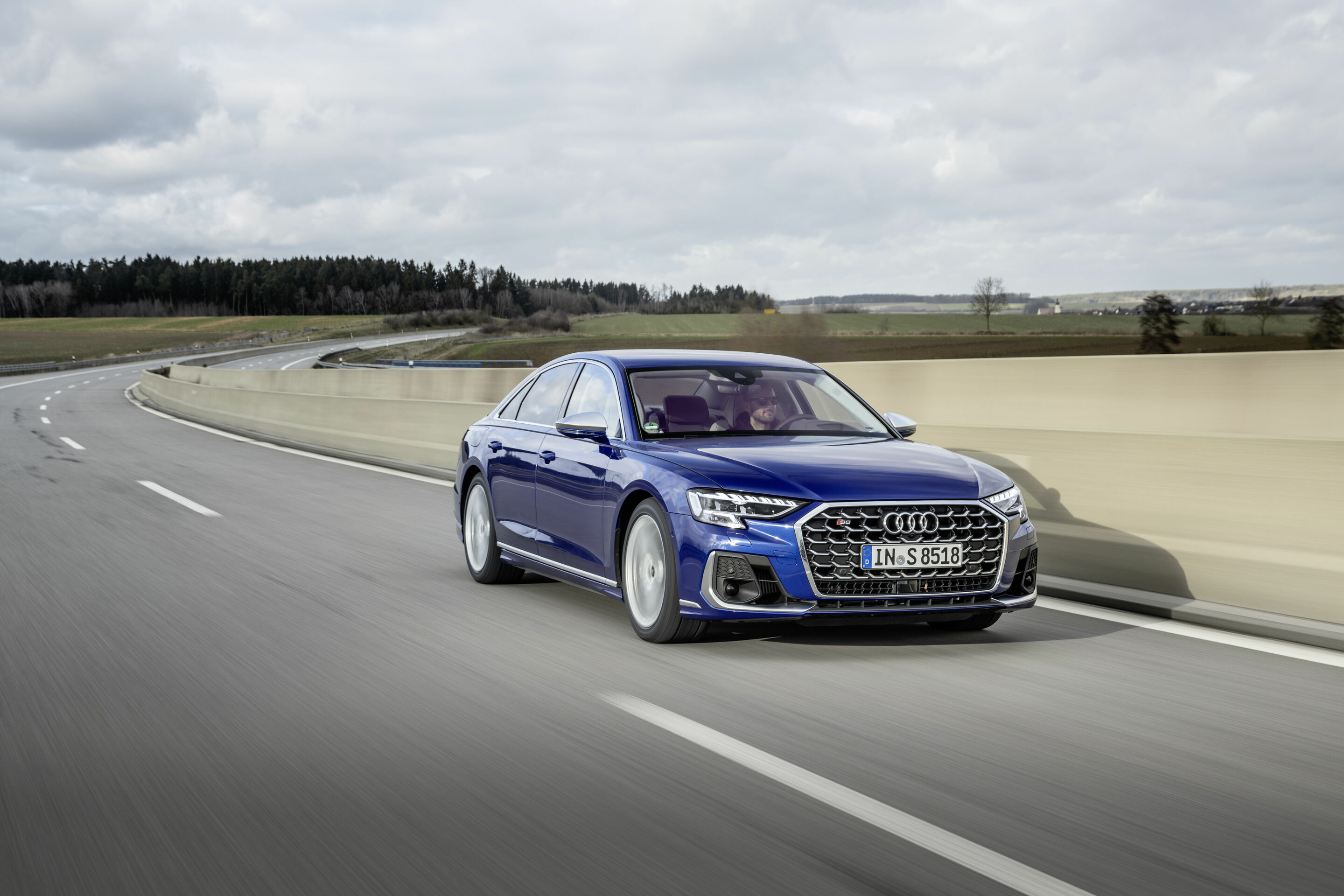 Audi S8 interior and cockpit A220805
