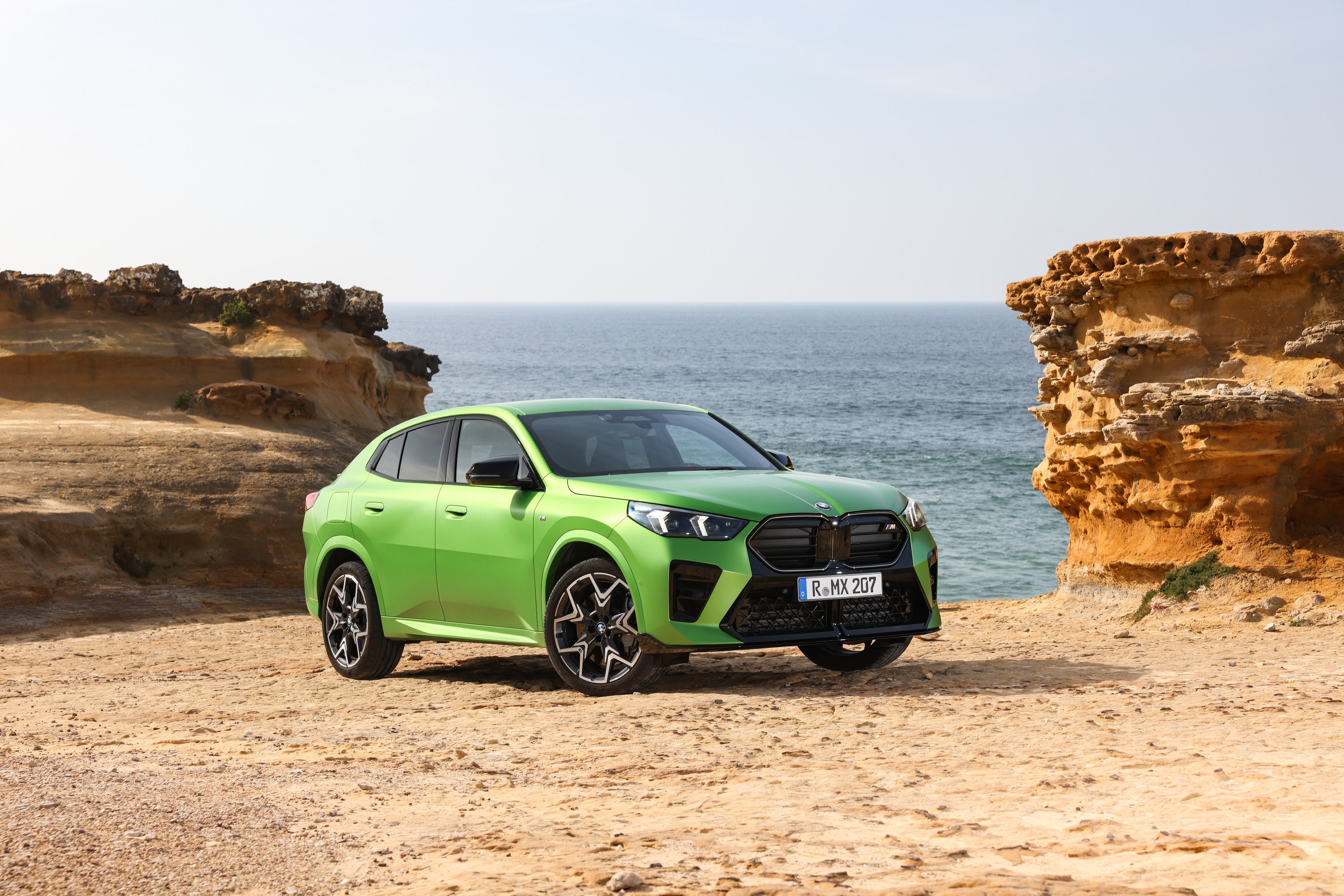 BMW X2 driving P90540173