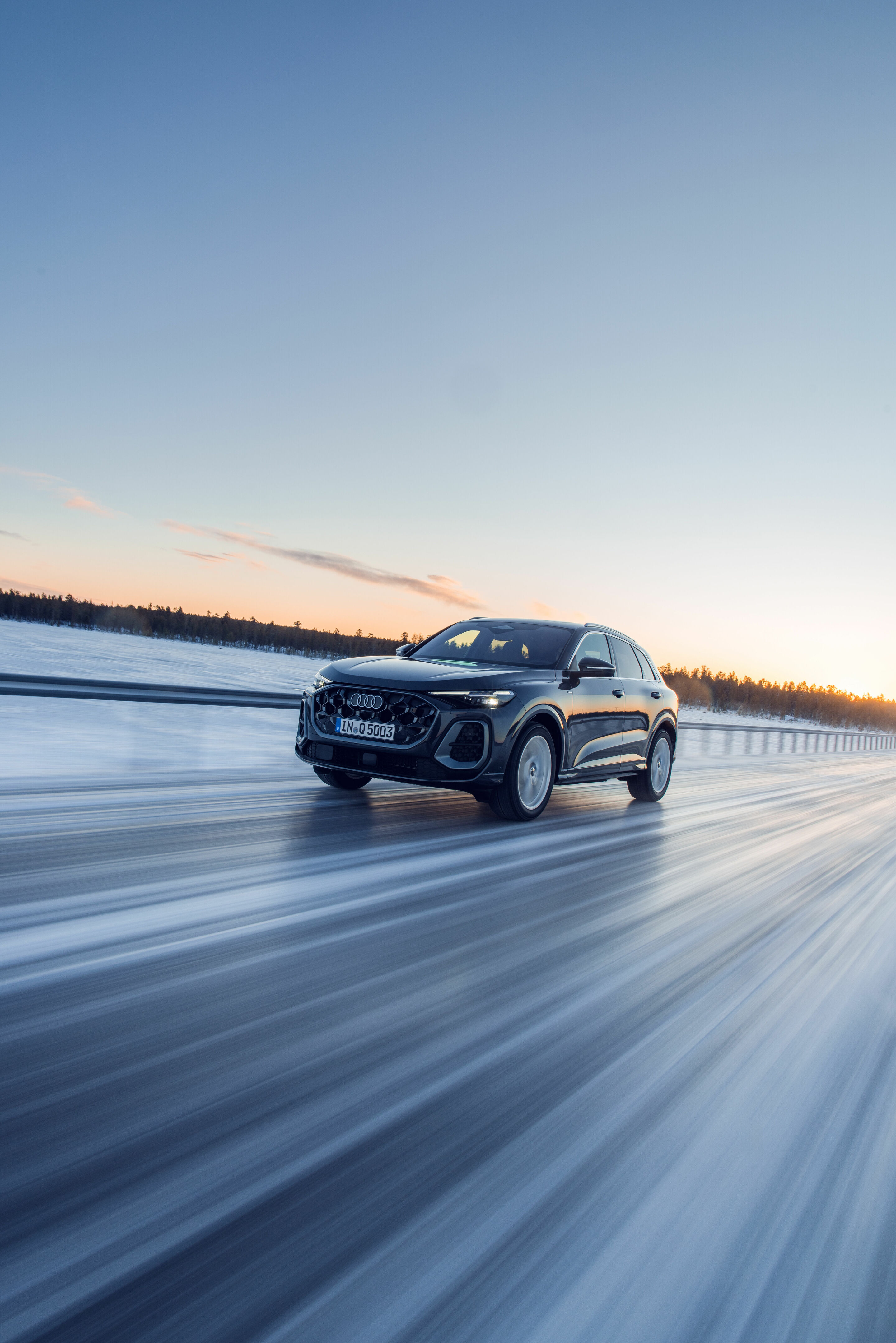 Audi Q5 SUV additional exterior official photo