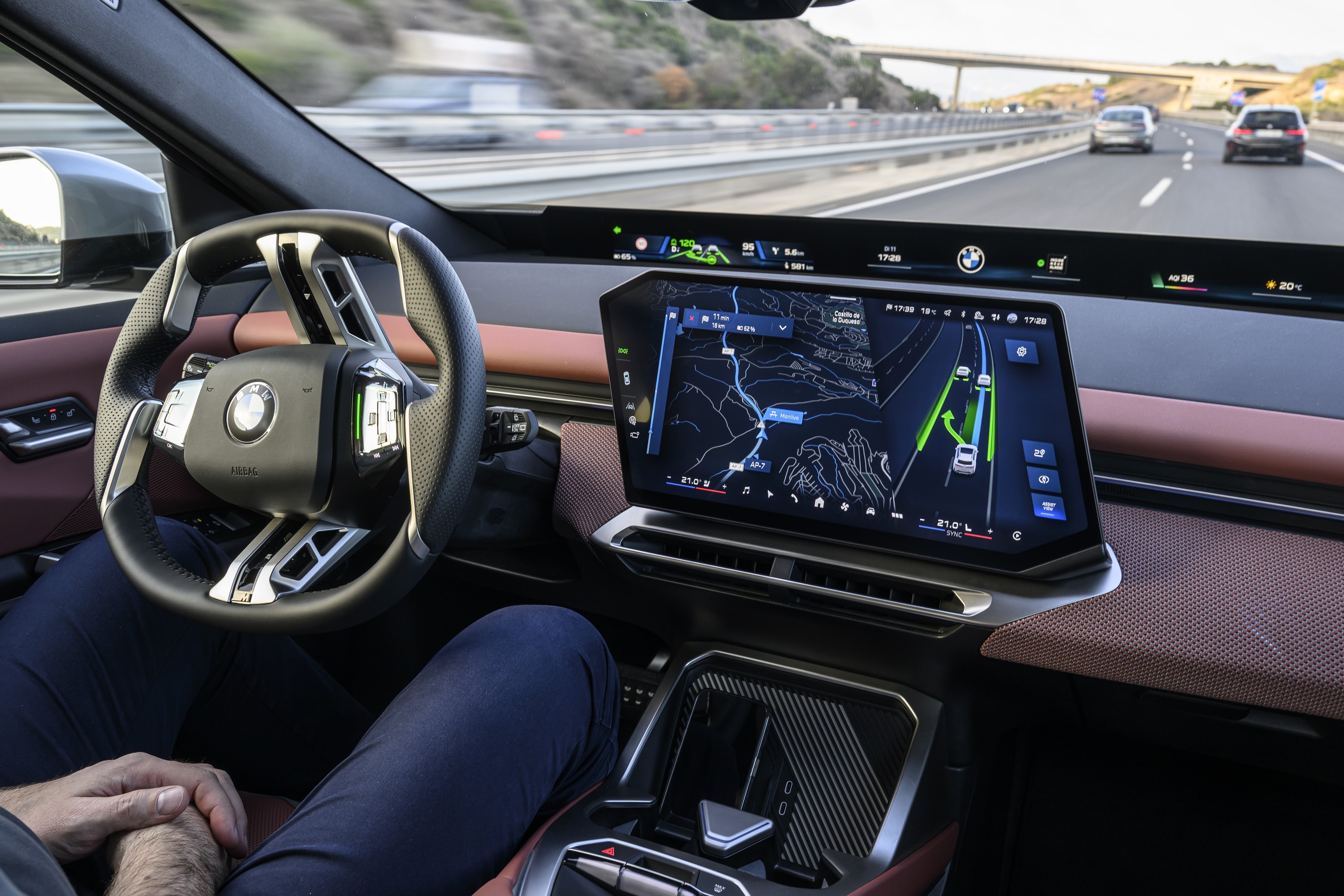 BMW iX3 driving P90626834