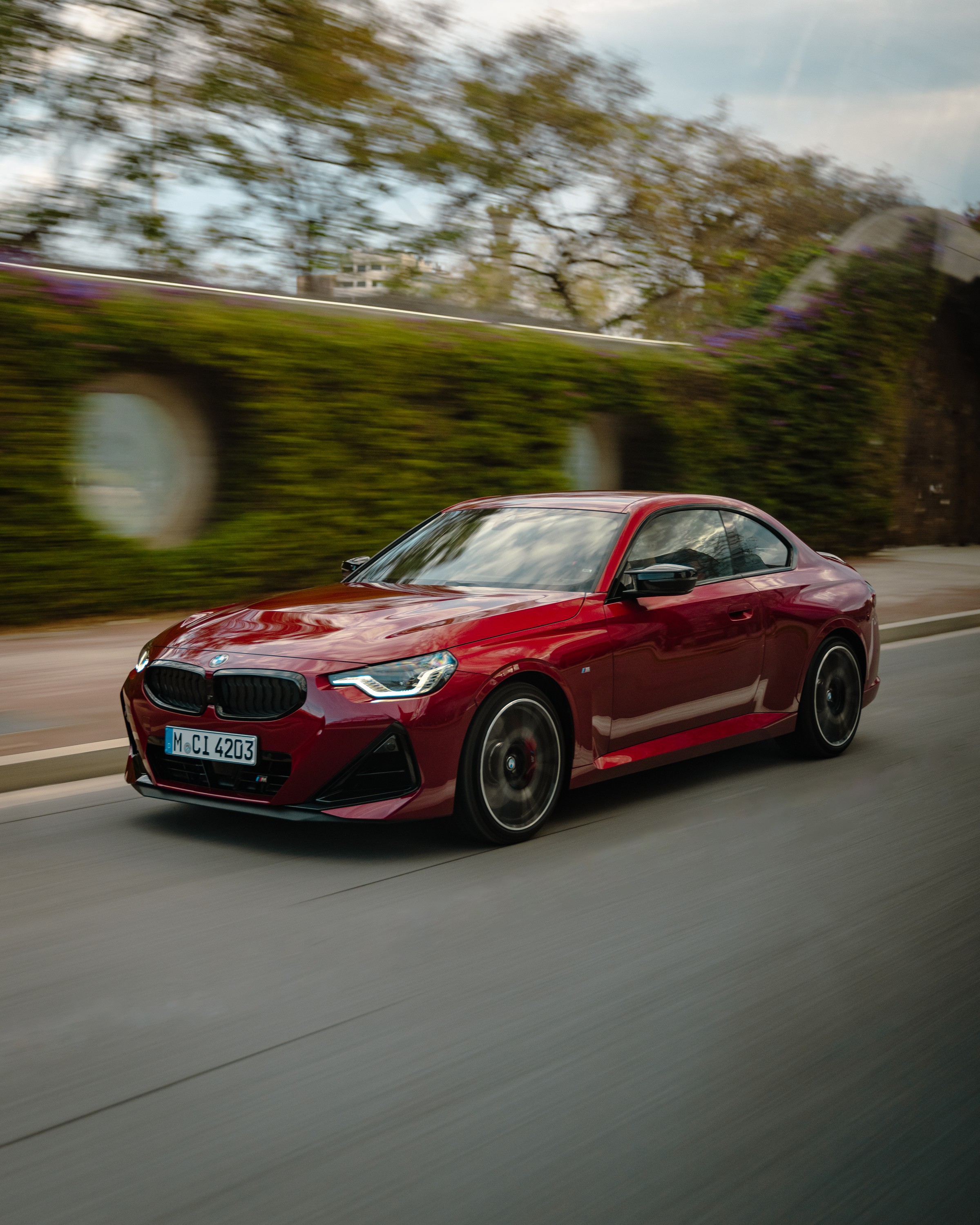 BMW M240i exterior P90554915