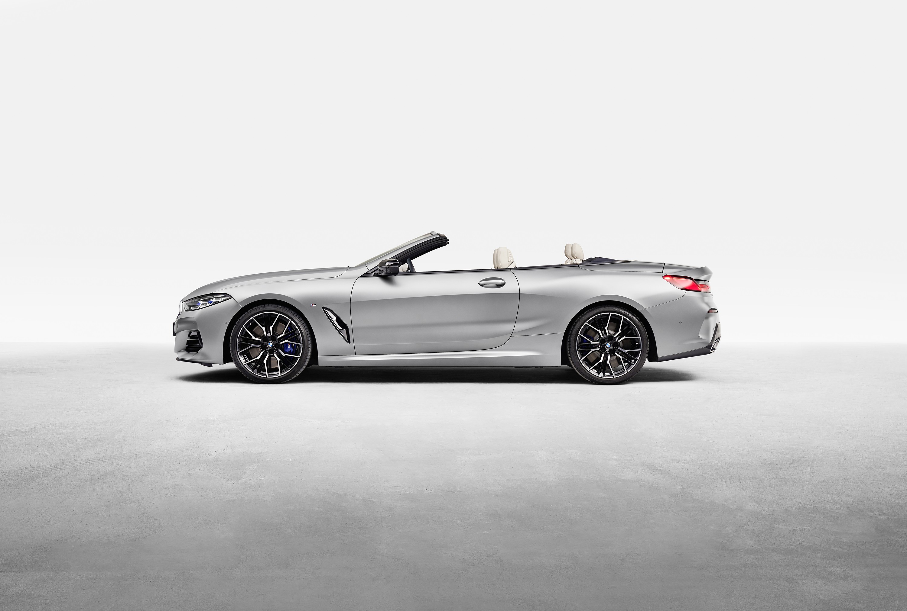 BMW M850i exterior P90449081
